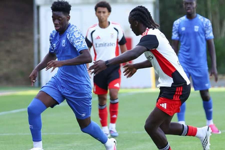 Benfica B e Torreense empataram no Seixal