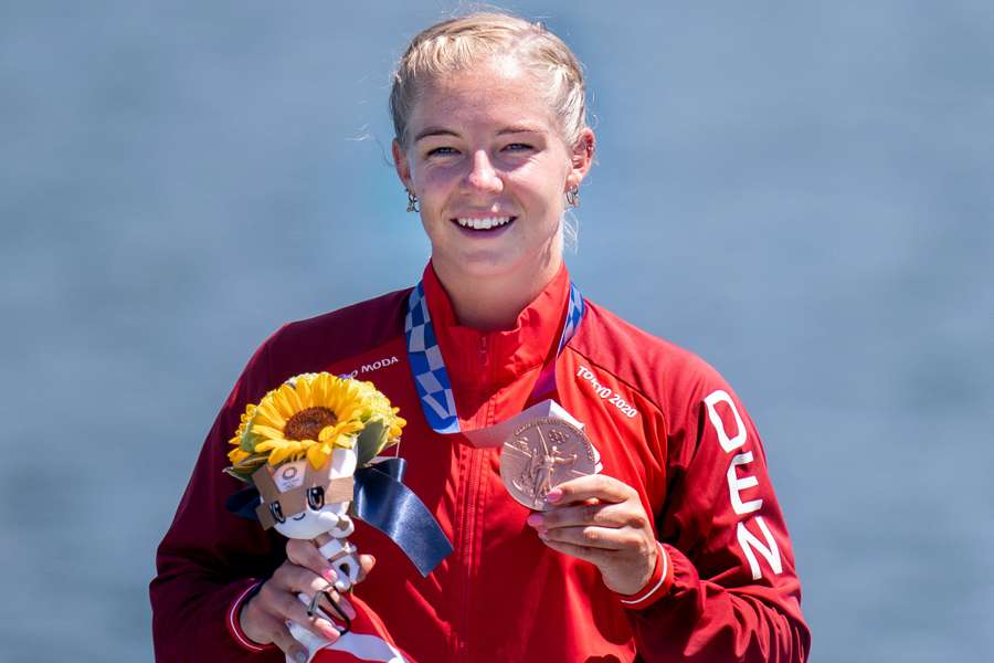 Emma Aastrand med sin bronzemedalje fra 2021