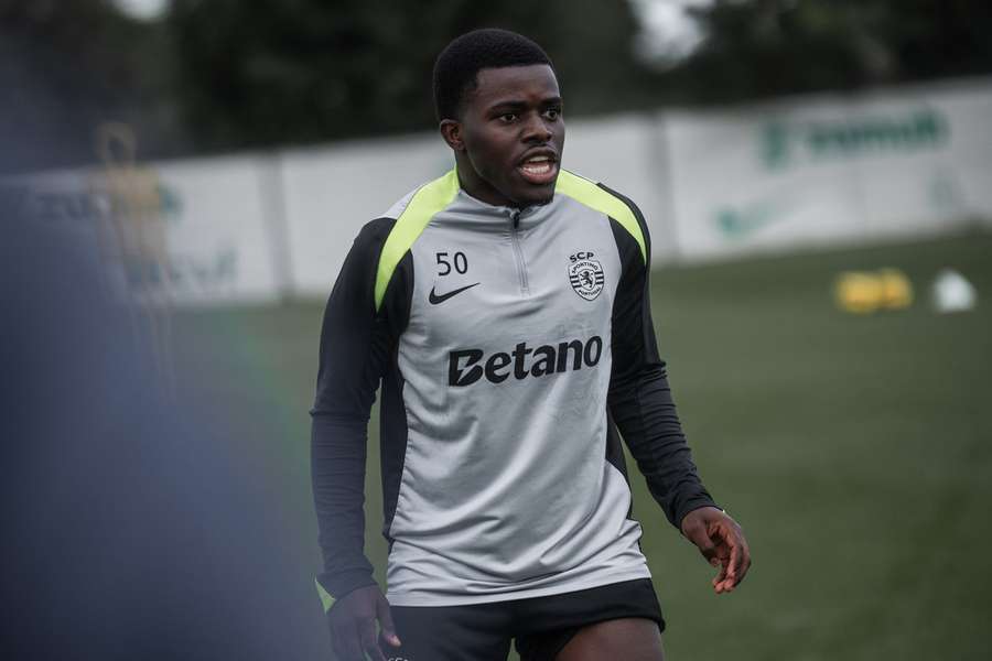 Sporting prepara jogo com o Marinhense