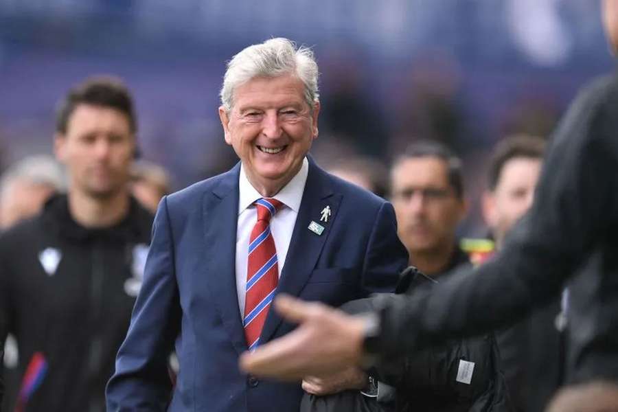 Roy Hodgson continua à frente do Crystal Palace