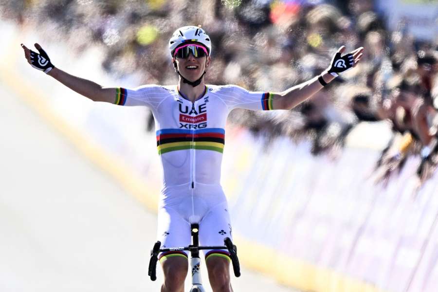 Tadej Pogacar gana su segundo Tour de Flandes.