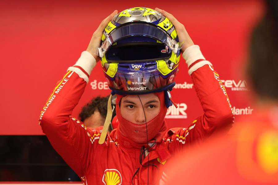 Oliver Bearman przygotowujący się do debiutu w F1 w barwach Ferrari