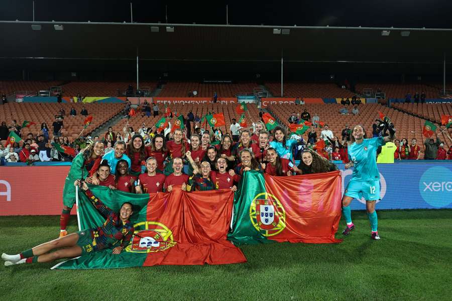 Portugal assegurou a primeira participação da sua história no Mundial de futebol feminino