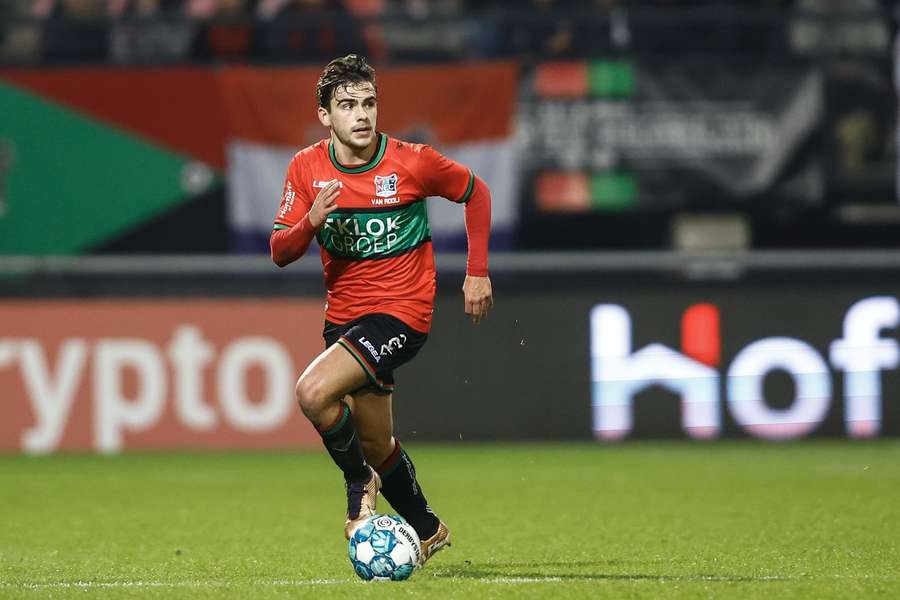 NEC Nijmegen is tot een overeenstemming gekomen met Bart van Rooij over het verlengen van zijn contract