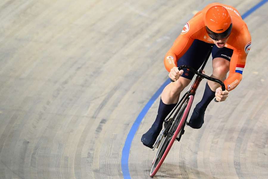 Zieke baanrenner Lavreysen geeft op bij sprintonderdeel Hongkong