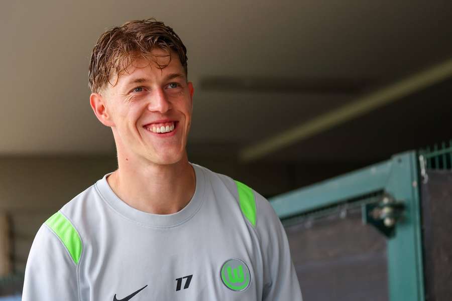 Alexander Bernhardsson after his Wolfsburg unveiling