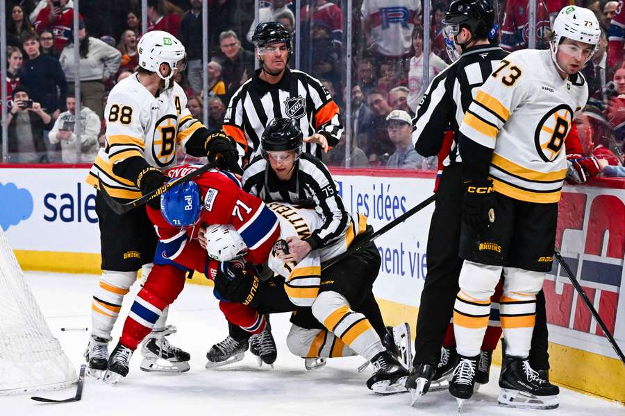Les Bruins de Boston contre Montréal en mars. Les Bruins de Boston contre Montréal en mars.
