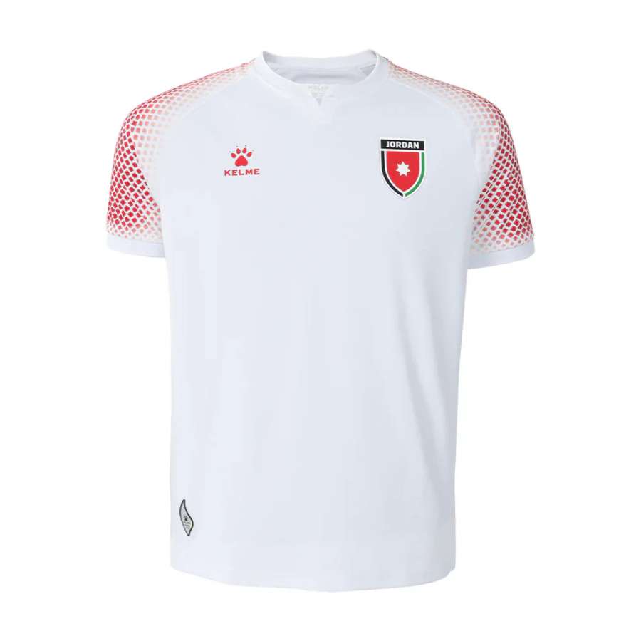 Das Heimtrikot des Jordan fällt durch die gepunkteten Ärmel auf
