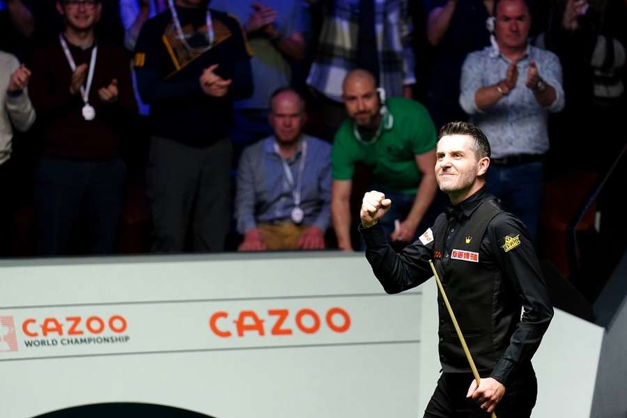 Vierde sessie van ruim vijf uur levert Mark Selby zijn zesde WK-finale op