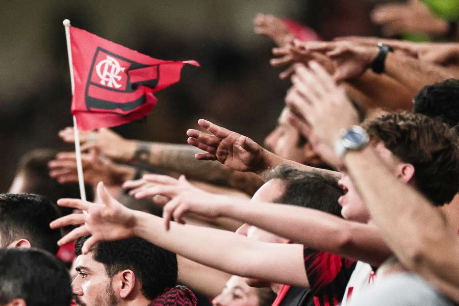 Torcida do Fla chegou bem perto da taça Torcida do Fla chegou bem perto da taça