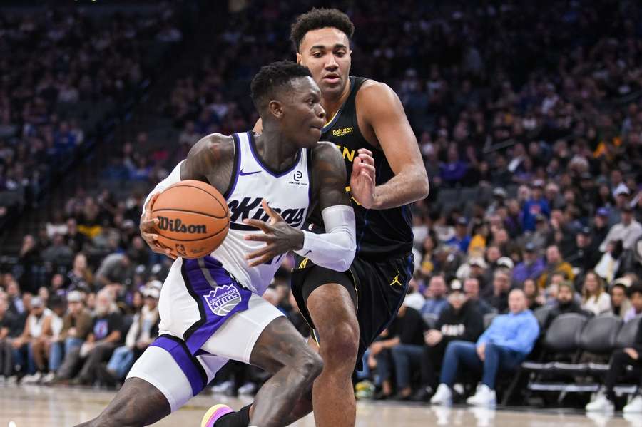 Dennis Schröder zieht zum Korb. Dennis Schröder zieht zum Korb.