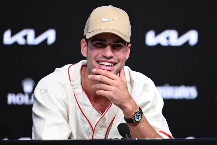 Carlos Alcaraz bei seiner ersten Pressekonferenz in Melbourne