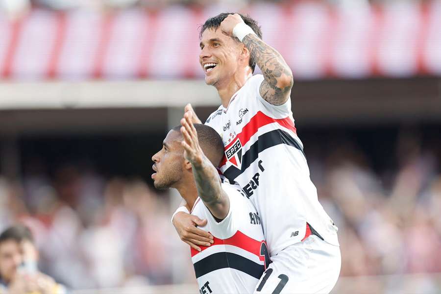 Ferreirinha e André Silva garantiram a primeira vitória do São Paulo no Brasileirão