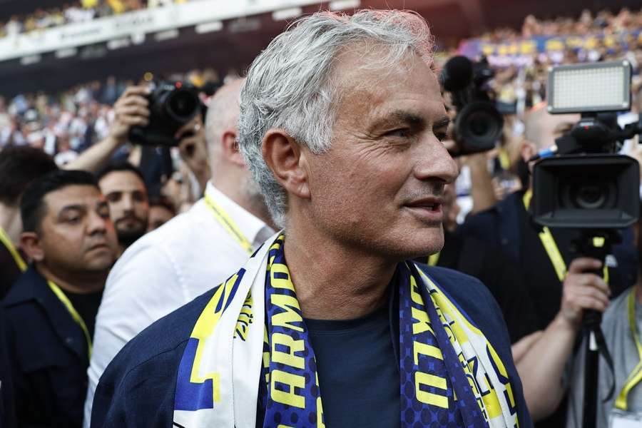 Mourinho é o novo treinador do Fenerbahçe