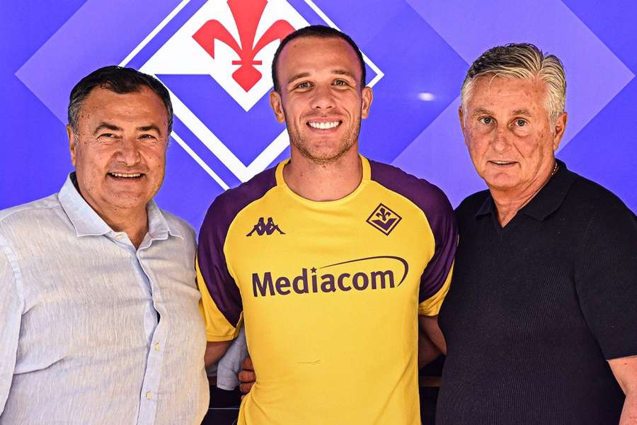 Arthur já com a camisola da Fiorentina