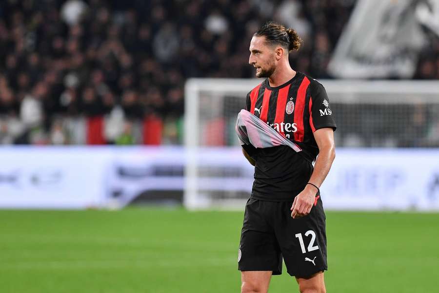 Bude se zápas Serie A hrát v Austrálii? Francouzský záložník Adrien Rabiot nesouhlasí. Bude se zápas Serie A hrát v Austrálii? Francouzský záložník Adrien Rabiot nesouhlasí.