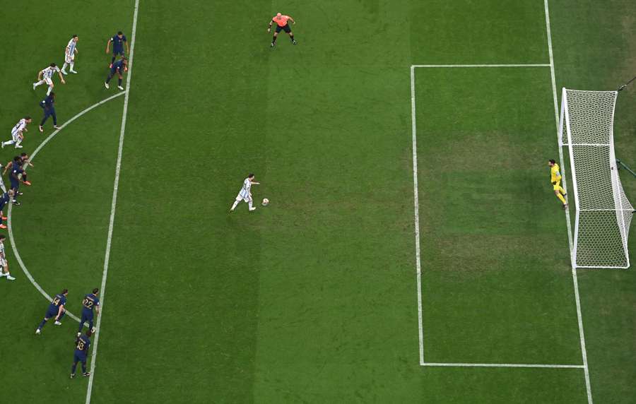 Leo Messi ouvre le score dans cette finale face à la France