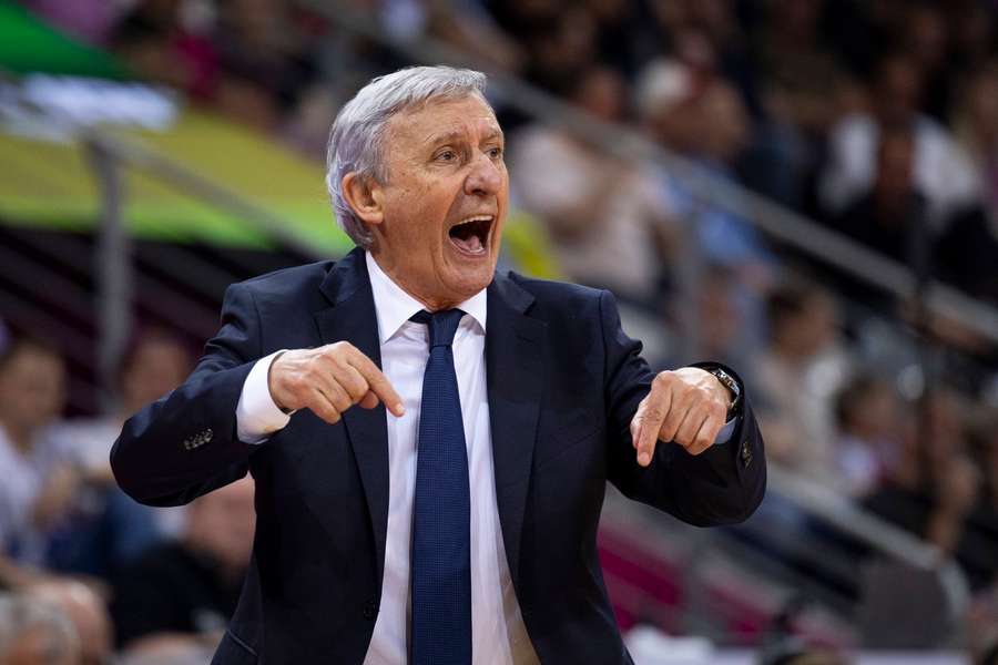 Svetislav Pesic feiert in den BBL-Finals seinen Abschied bei den Bayern. Svetislav Pesic feiert in den BBL-Finals seinen Abschied bei den Bayern.