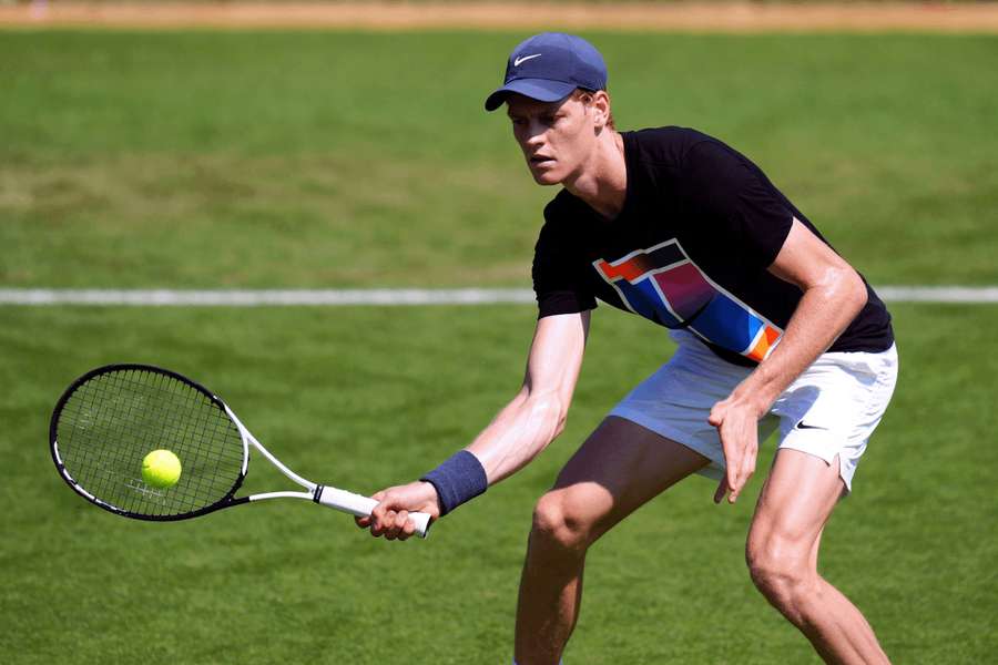 Sinner vstupuje do Wimbledonu ako svetová jednotka, o prvenstvo po ňom s určitosťou nepríde.