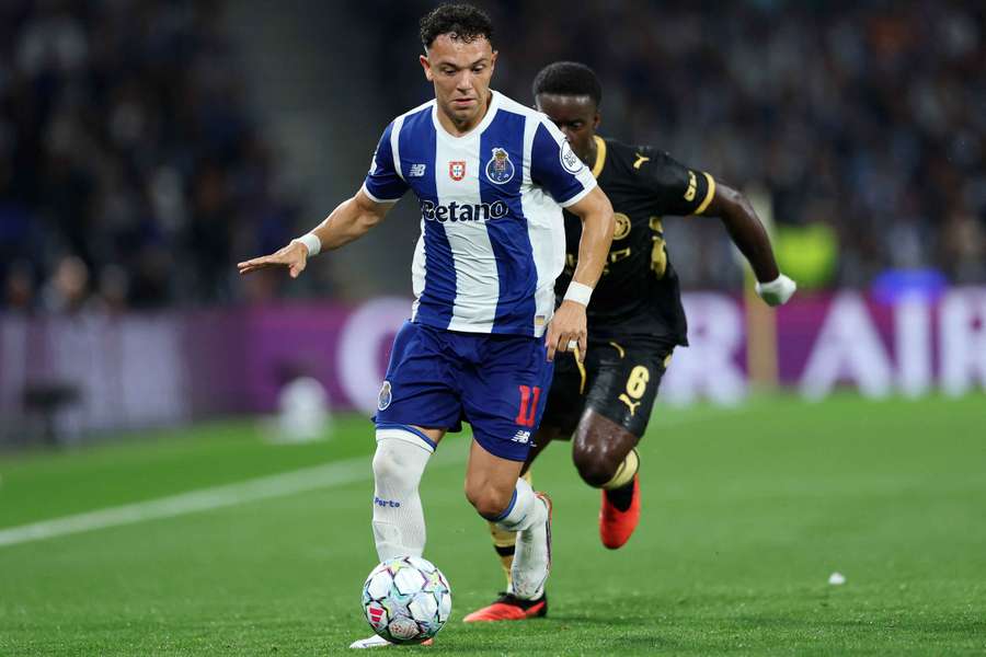 Pepê foi titular na receção ao Manchester City (0-2) e soma 849 minutos esta época
