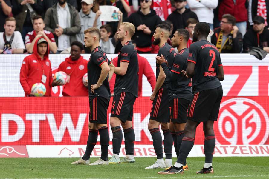 Die Spieler der Bayern entschuldigten sich nach der Niederlage gegen Mainz bei den Fans.