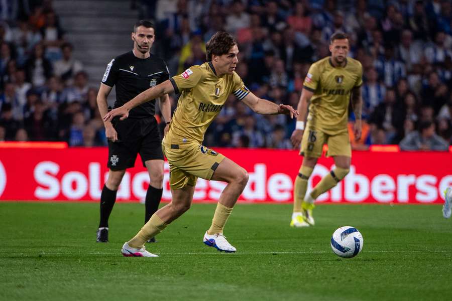 Gustavo Sá vai jogar na Grécia Gustavo Sá vai jogar na Grécia