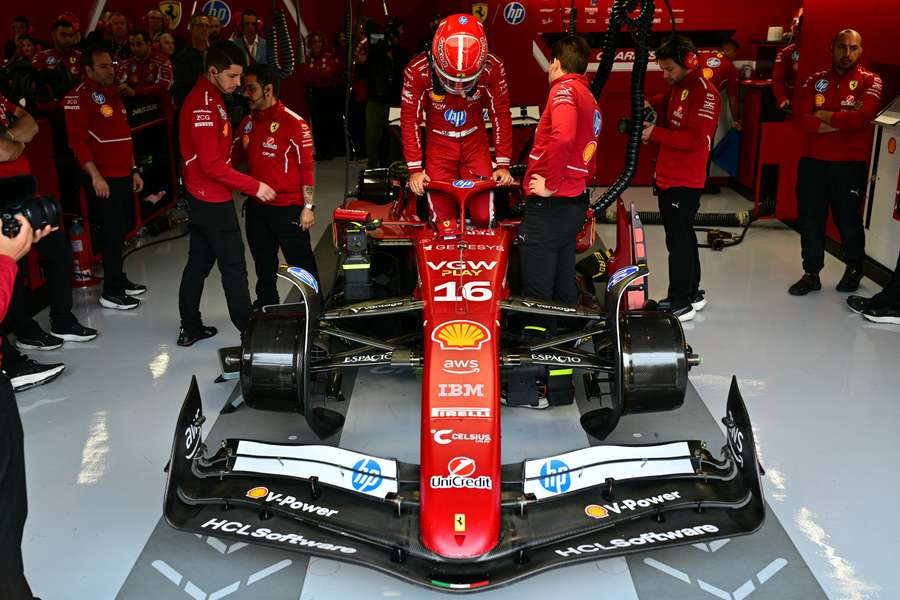 Charles Leclerc prima delle FP3 