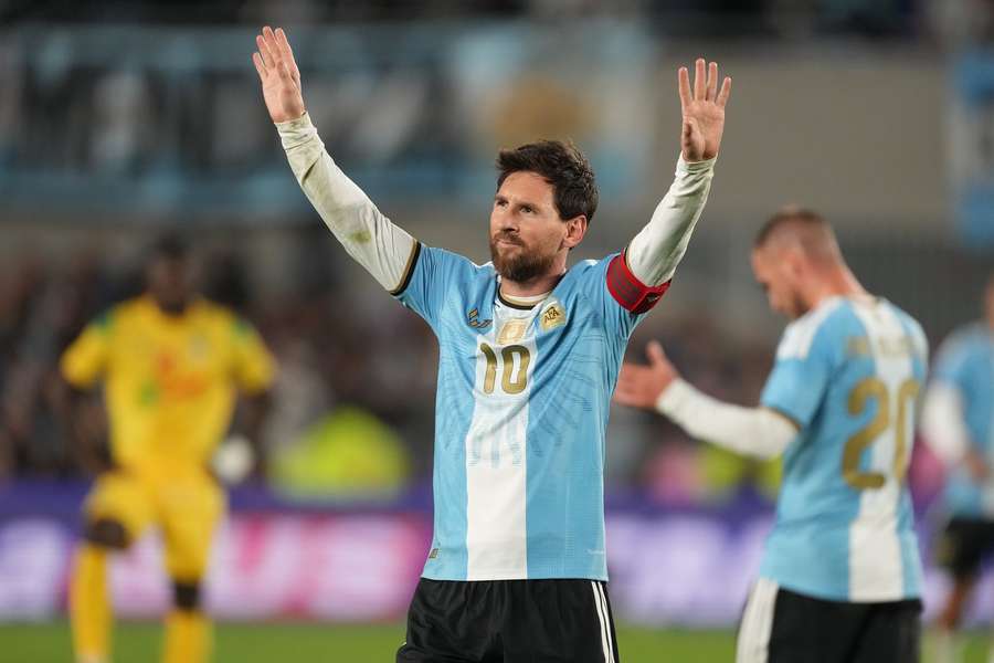 Lionel Messi se rozloučil s argentinskou reprezentací. Lionel Messi se rozloučil s argentinskou reprezentací.