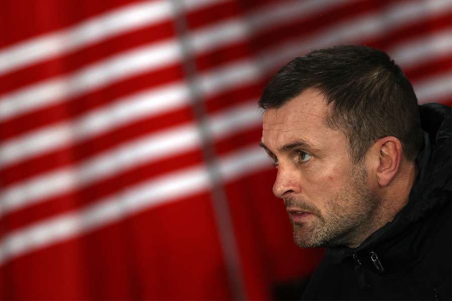 Nathan Jones só conseguiu vencer o Everton