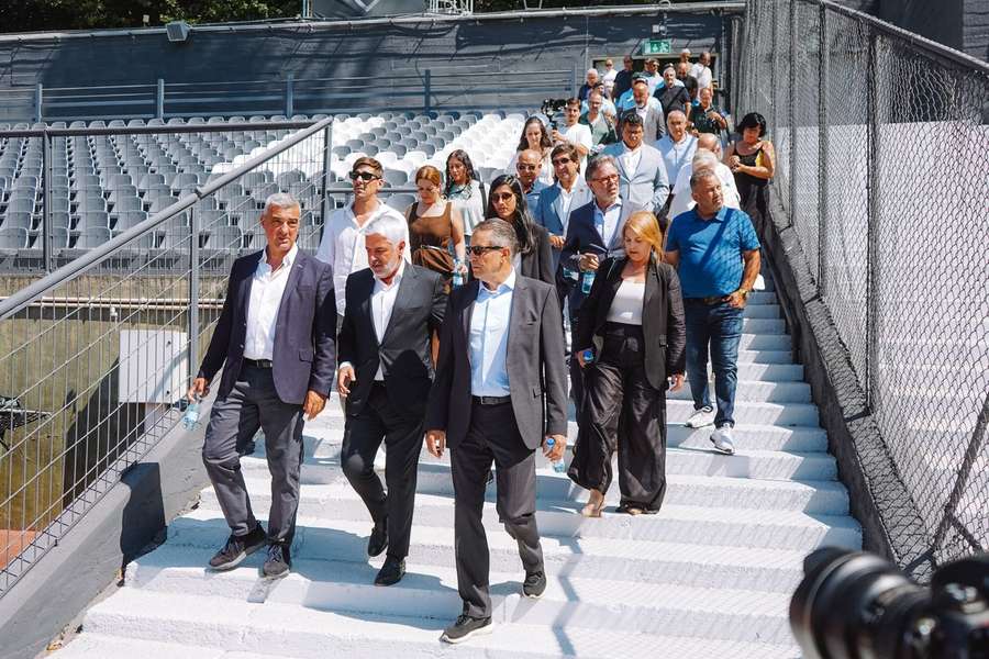 João Azevedo, presidente da Câmara de Viseu, e Mariano López, presidente da SAD do Académico, lideraram comitiva João Azevedo, presidente da Câmara de Viseu, e Mariano López, presidente da SAD do Académico, lideraram comitiva