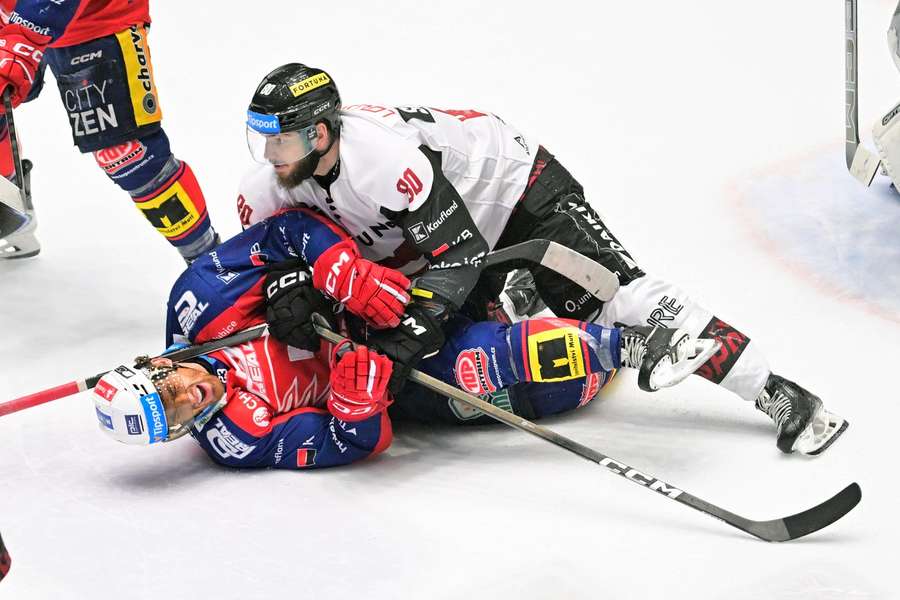 Obránce Sparty Niko Seppälä dostal za faul na Kondelíka trest na jeden zápas Obránce Sparty Niko Seppälä dostal za faul na Kondelíka trest na jeden zápas