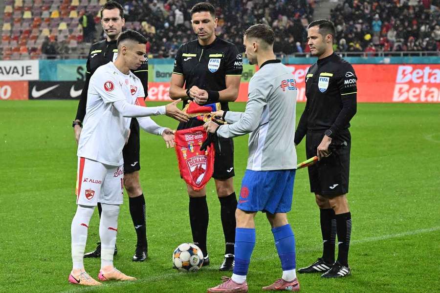 Dinamo și FCSB se vor întâlni în barajul pentru UECL Dinamo și FCSB se vor întâlni în barajul pentru UECL