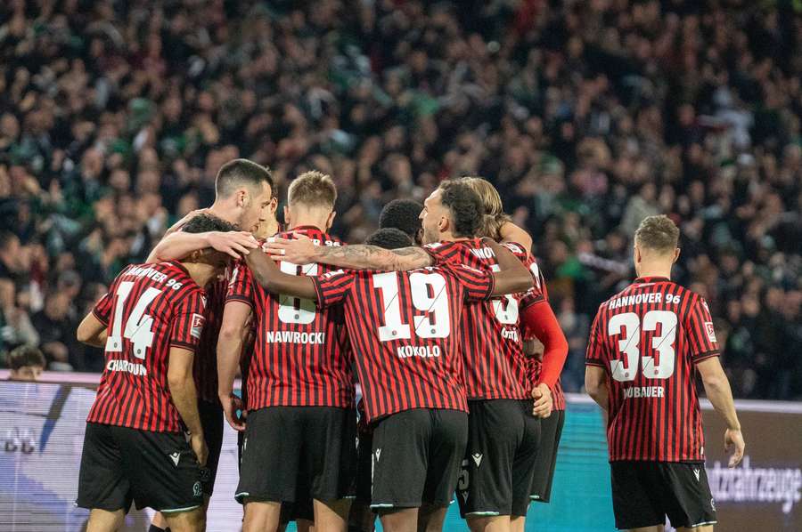 Hannover holt den wichtigen Derbysieg.