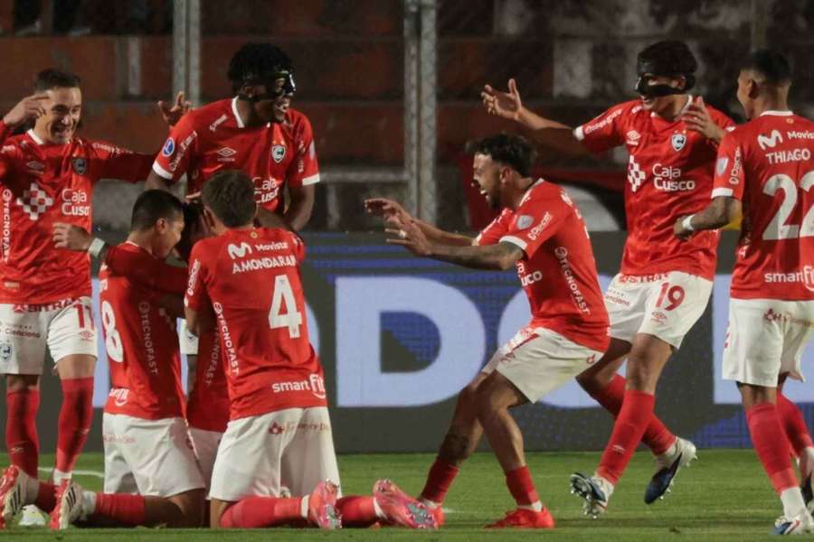 Cienciano celebra uno de los goles Cienciano celebra uno de los goles