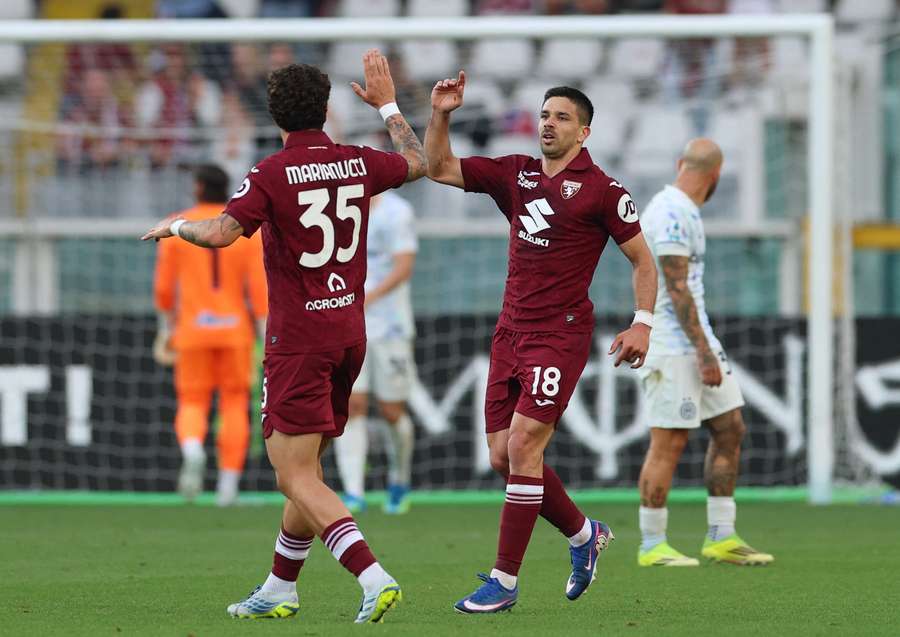 Simeone dopo il gol dell'1-2