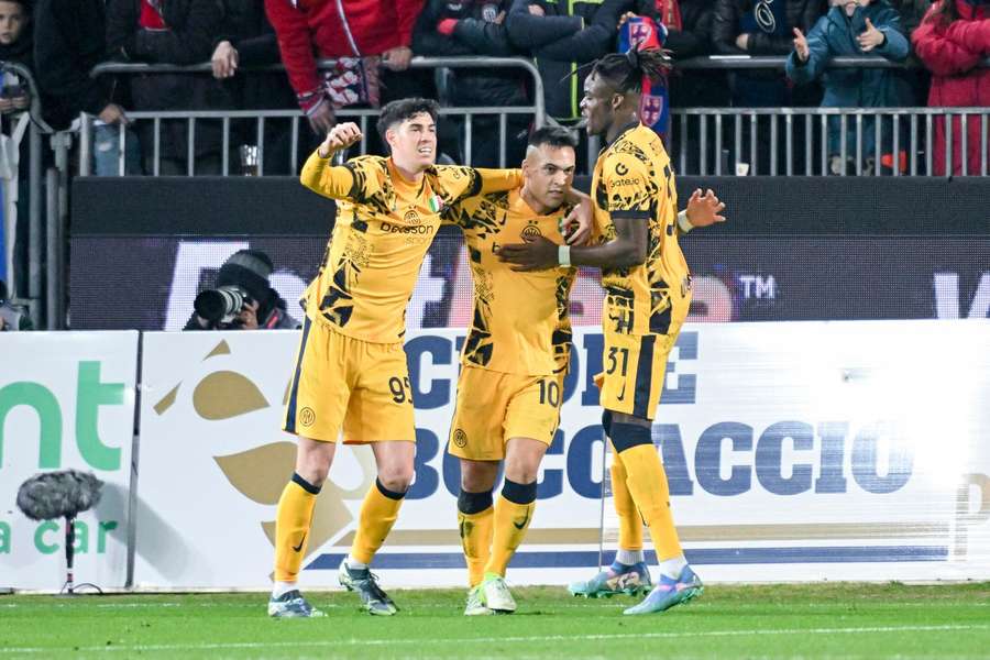 Fotbalisté Interu se radují z gólu Lautara Martíneze