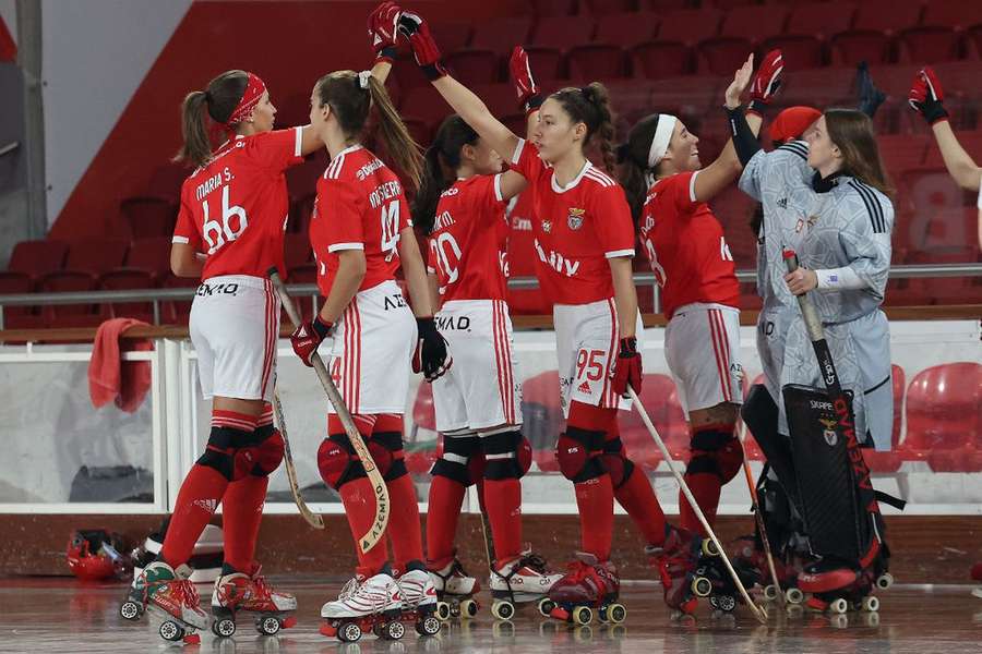 Jogadoras da equipa de hóquei em patins do Benfica