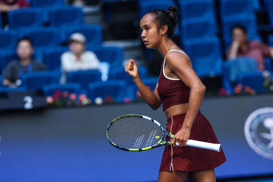 Fernandez zmierzy się z Valentovą w finale turnieju WTA w Osace