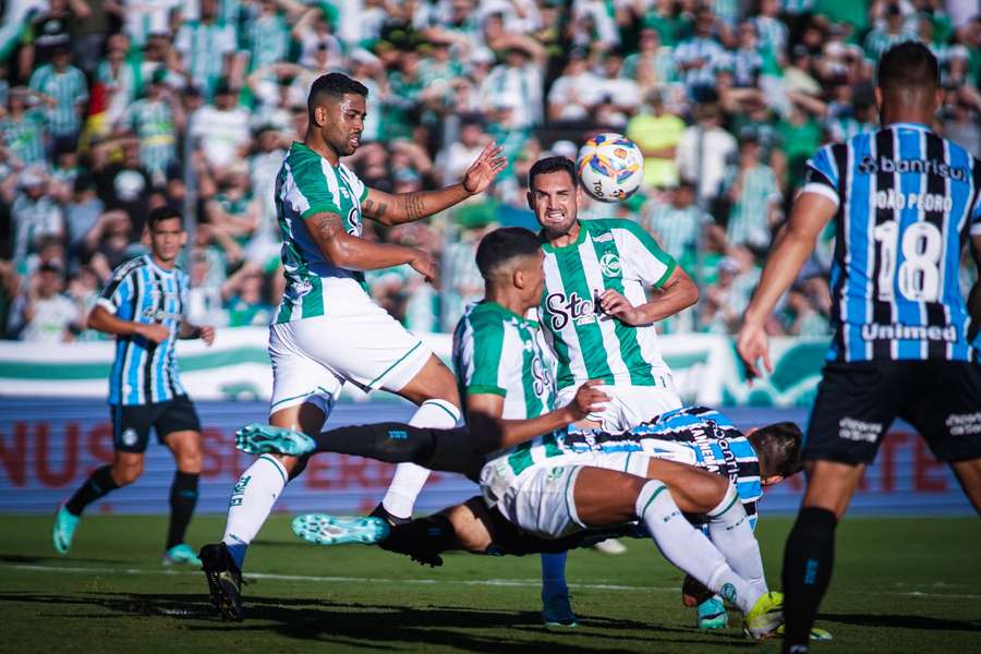 Juventude e Grêmio em jogo equilibrado no Alfredo Jaconi