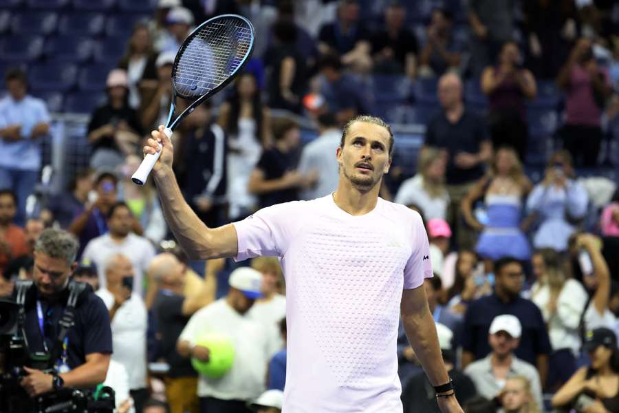 Alexander Zverev steht unter den letzten 16 der US Open.