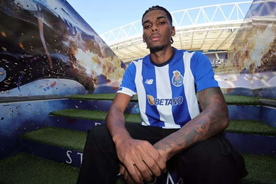 Eric Pimentel à chegada ao FC Porto
