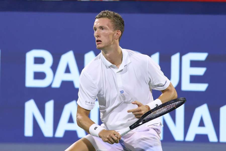 Jiří Lehečka na Masters v Cincinnati po bitvě postupuje. Jiří Lehečka na Masters v Cincinnati po bitvě postupuje.