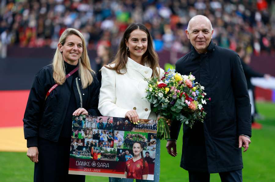 Neuendorf (r.) kann sich eine WM in Deutschland gut vorstellen