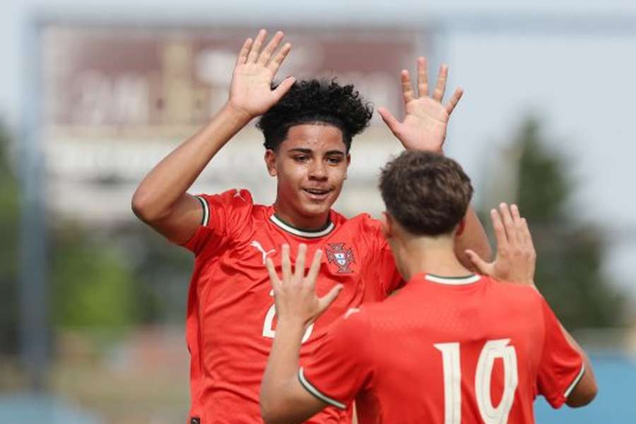 Filho de Ronaldo marcou os dois primeiros golos de Portugal Filho de Ronaldo marcou os dois primeiros golos de Portugal