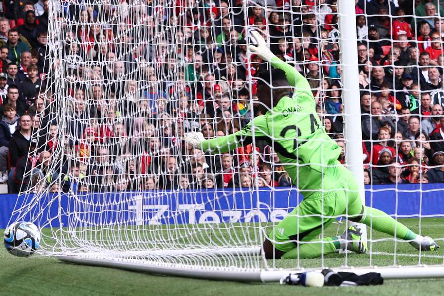 André Onana sofreu um golo do meio-campo, marcado por Florian Sotoca
