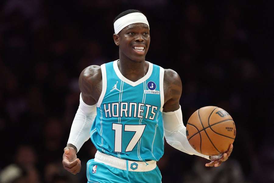 Schröder im Jersey der Hornets Schröder im Jersey der Hornets