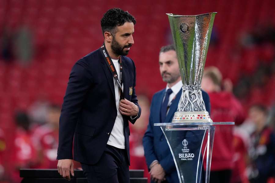 Ruben Amorim by z Manchesteru United odešel bez nároku na mzdu, pokud se ho klub rozhodne propustit.