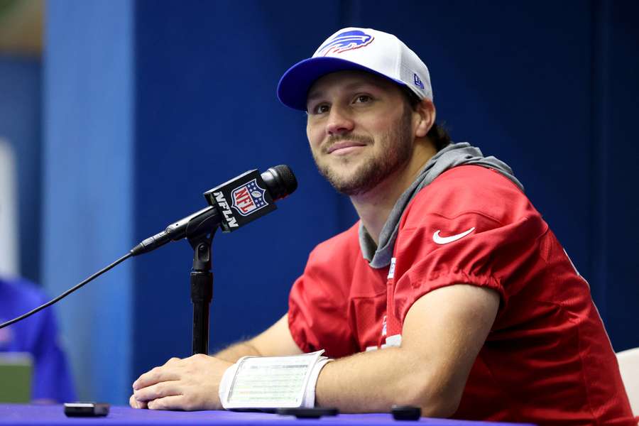 Josh Allen bei einer Pressekonferenz im Juni.