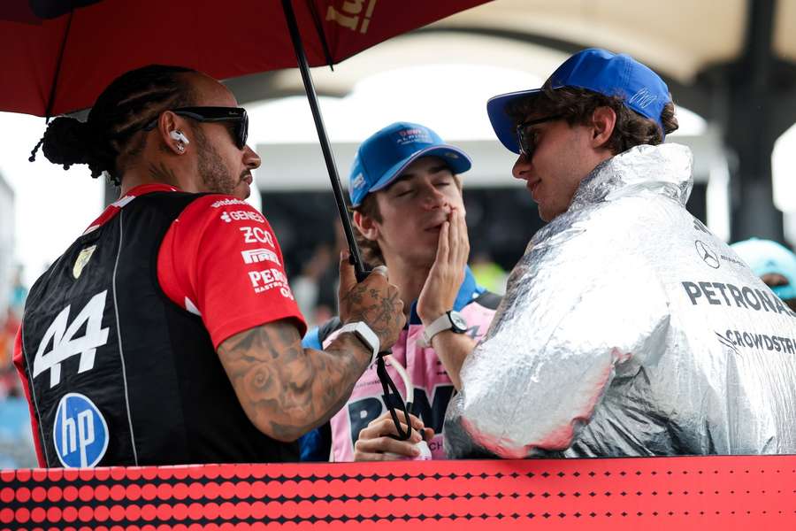 Lewis Hamilton și Kimi Antonelli Lewis Hamilton și Kimi Antonelli