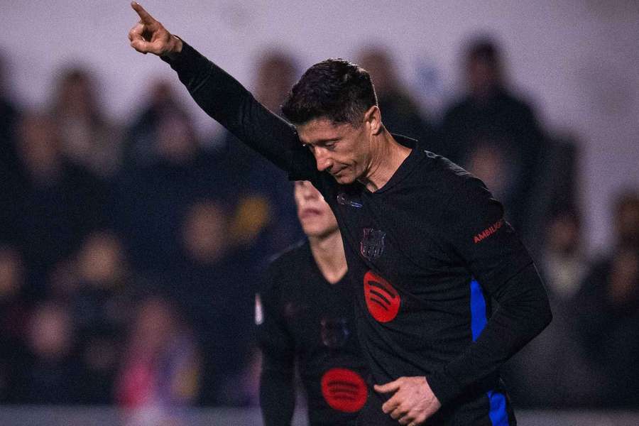 Dublet Lewandowskiego i czyste konto Szczęsnego – komfortowy start Barcy w Copa del Rey
